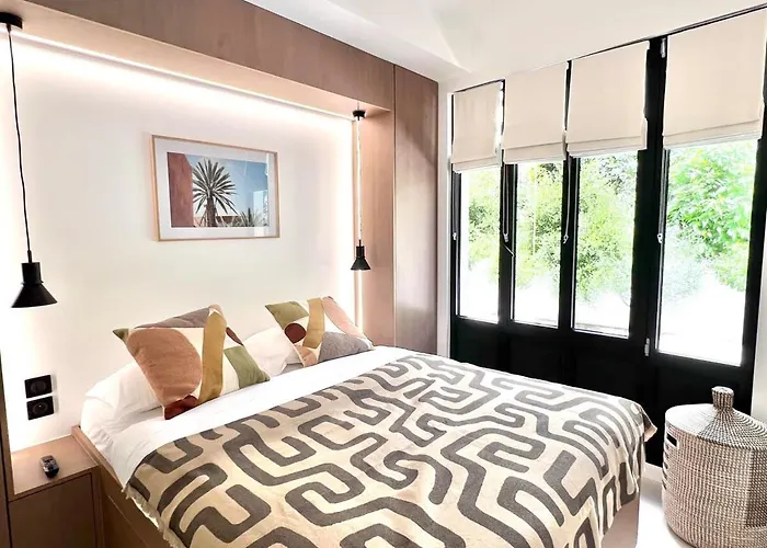 Luxueux appartement Cinéma quartier du marais - 8P - FLAT-GUEST